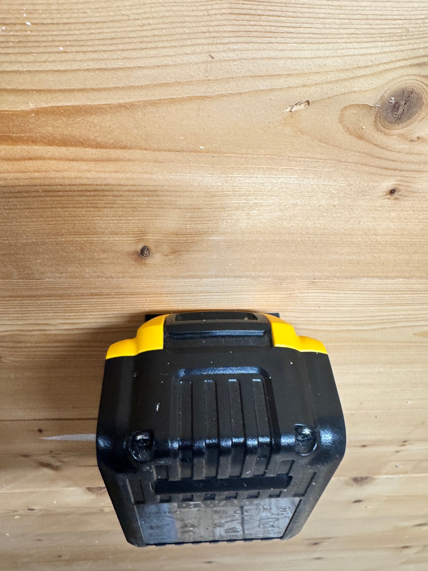 Veggfeste kompatibel med Dewalt batterier