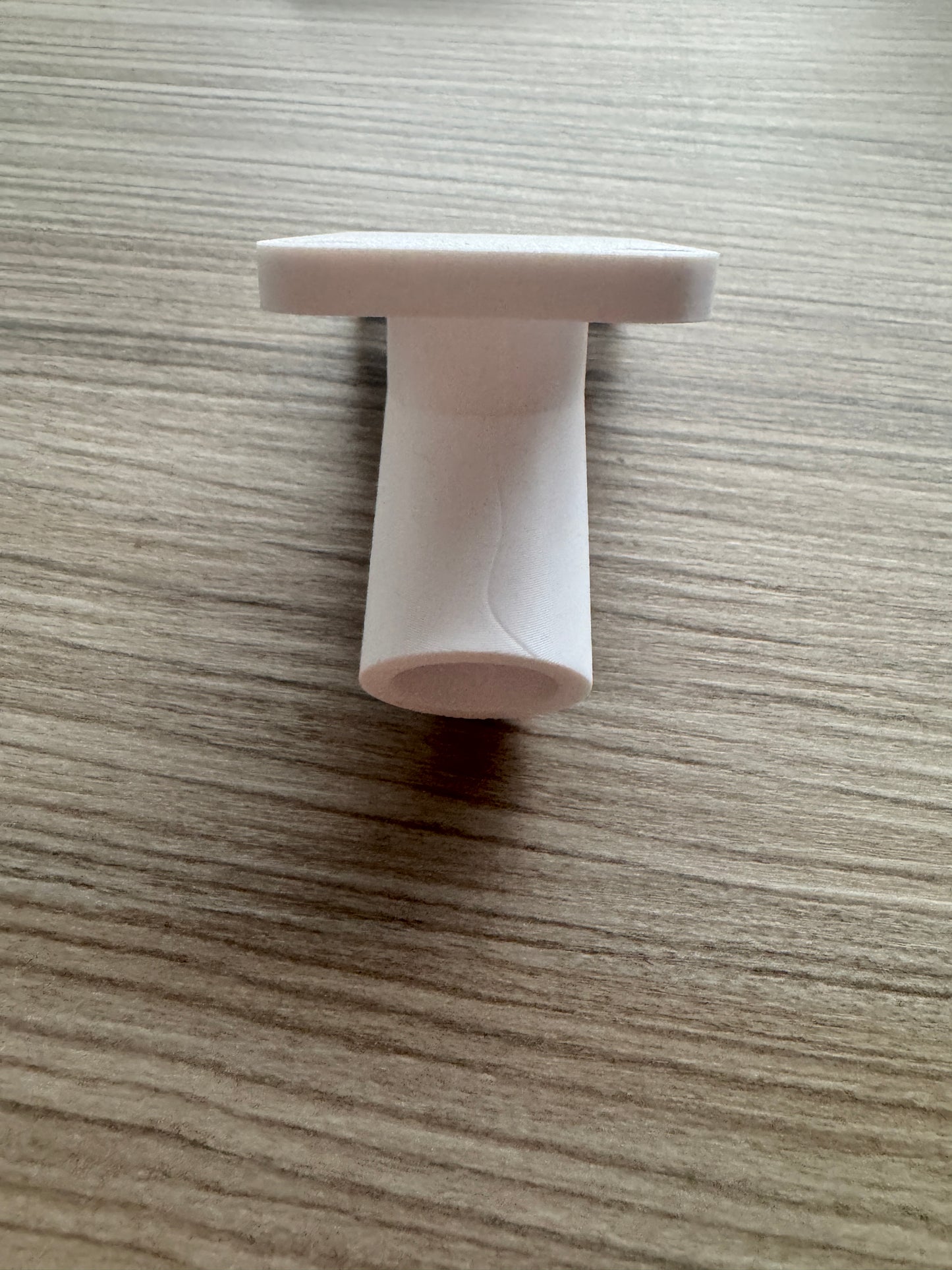 Veggfeste til flaggstang