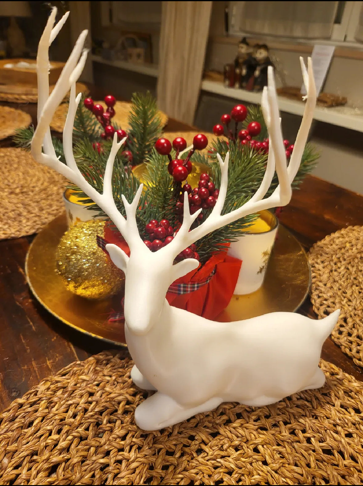 Dekorativ Hjort – Elegant Interiørfigur
