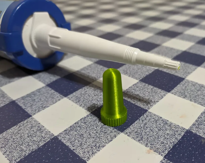 Lokk til silikon-/limdyse – hold tuben tett