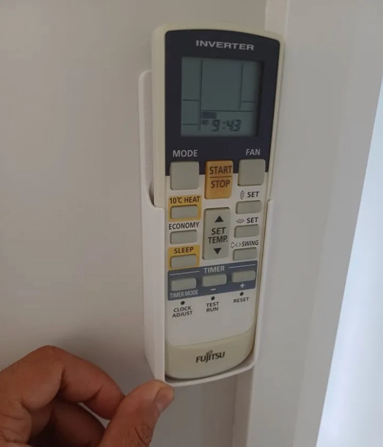 Veggholder til varmepumpe-fjernkontroll – Fujitsu / Toshiba